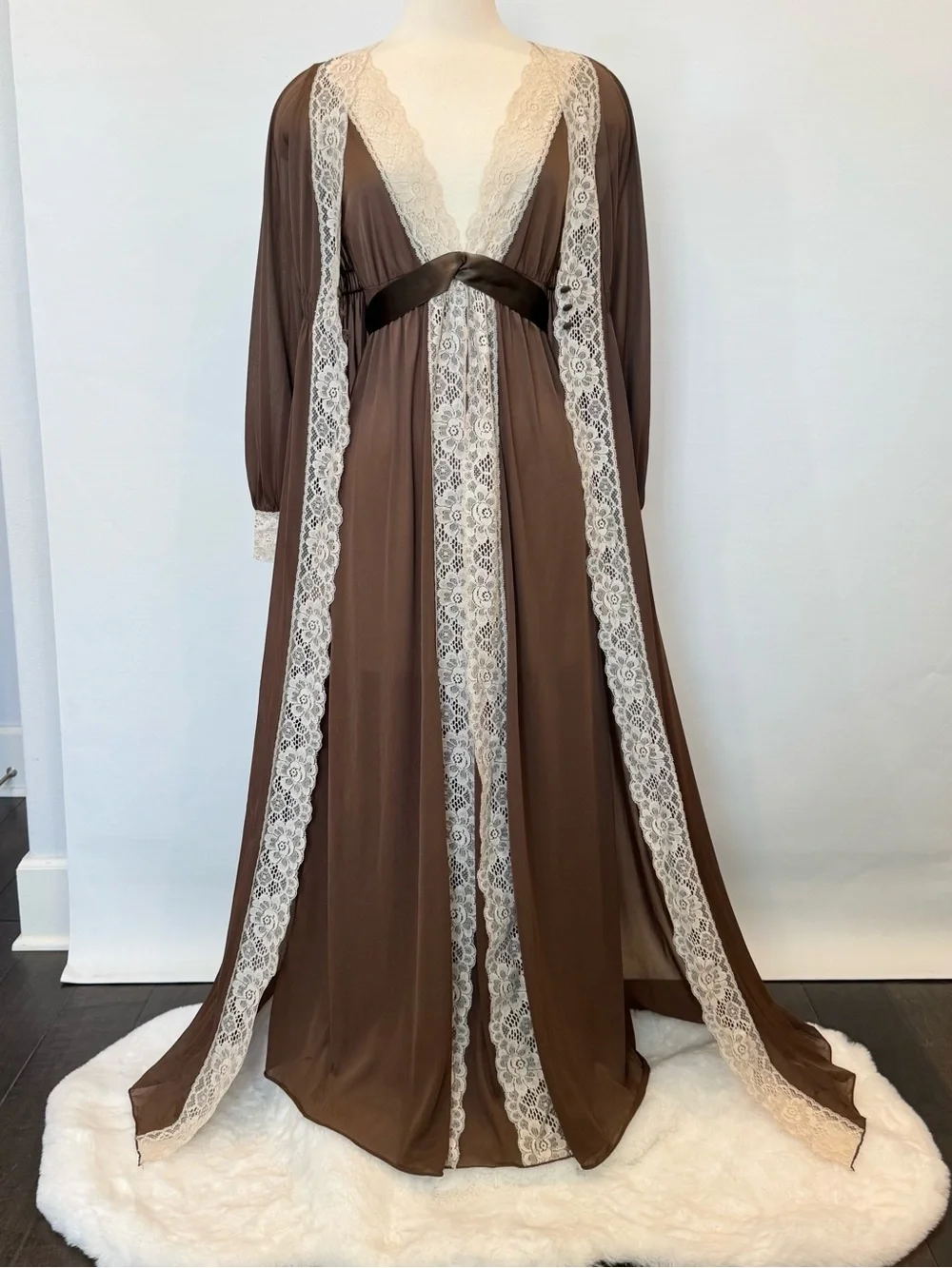 🌺SOLD🌺 Artemis Gossard Brown Silky Satin Lace 60s Empire Maxi Gown Robe 2pc Set - Picture 10 of 13